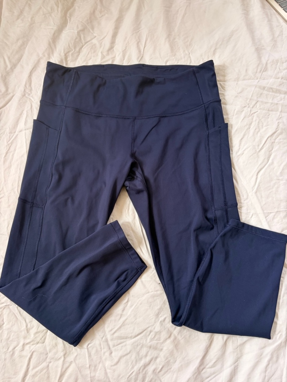 Athleta “Ultimate Stash” Leggings 7/8 Tight